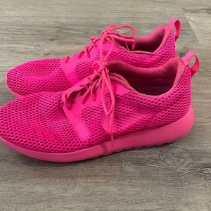 Women’s Nike shoes